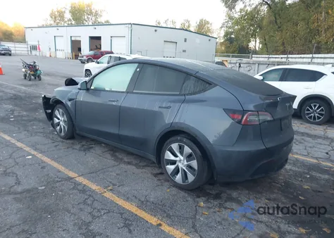 2023 Tesla Model Y Awd/Long Range Dual Motor All-Wheel Drive z USA, uszkodzony, nr VIN 7SAYGDEE1PF749270